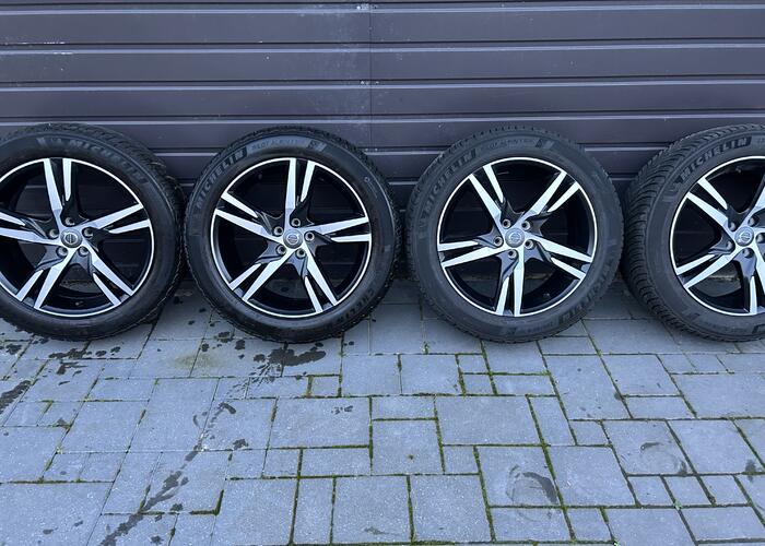 Grajewo ogłoszenia: Sprzedam komplet opon z felgami